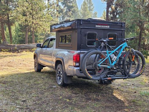 Used 2019 Toyota Tacoma TRD Off-Road image 12