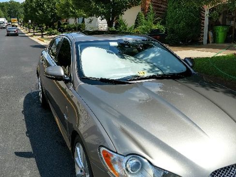 Used 2011 Jaguar XF Premium image 21