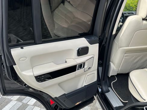 Used 2011 Land Rover Range Rover Supercharged AWD/4WD image 16