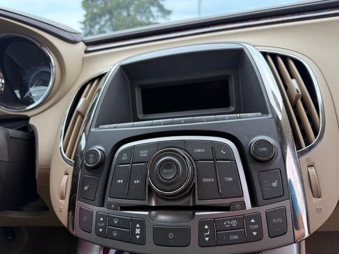 Used 2011 Buick LaCrosse CXL image 15