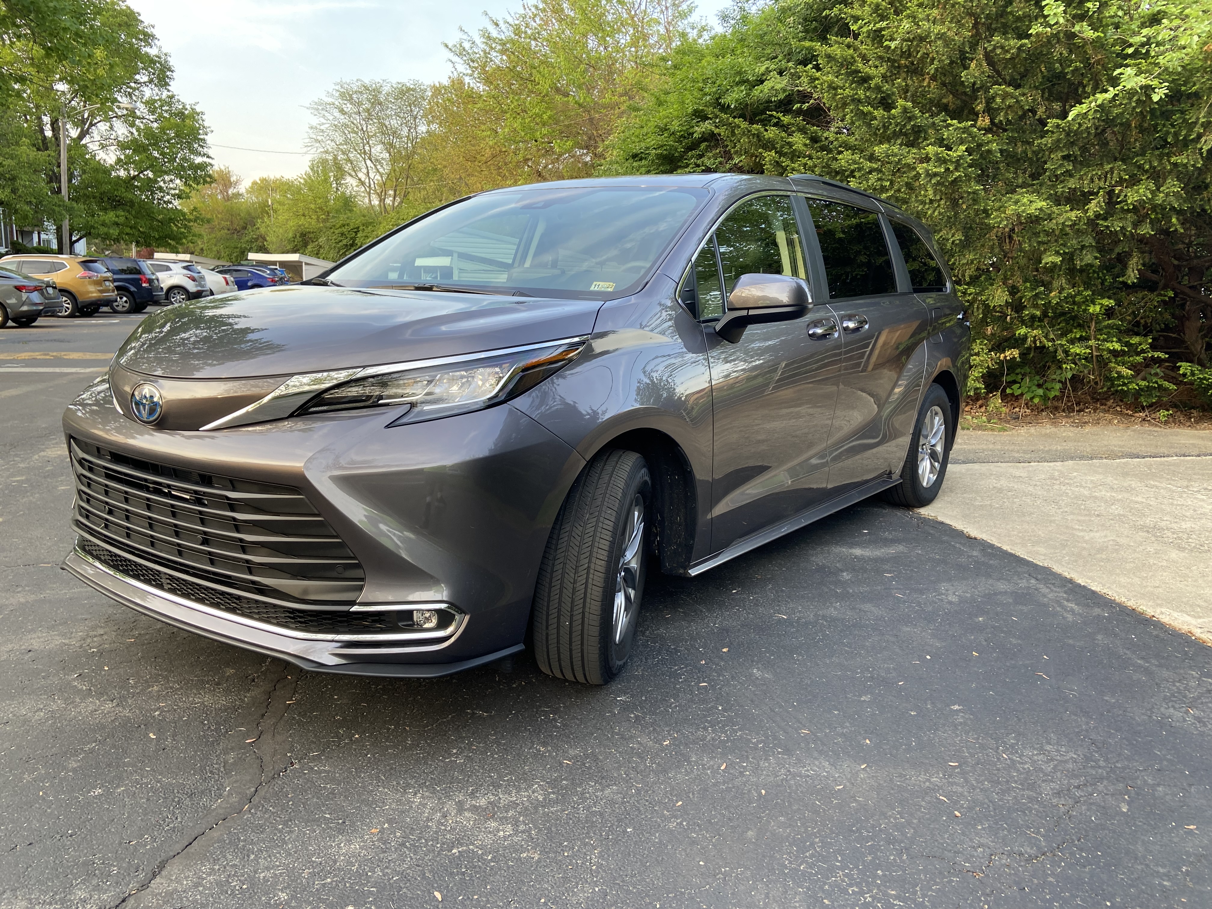 Used 2022 Toyota Sienna LE FWD image 5