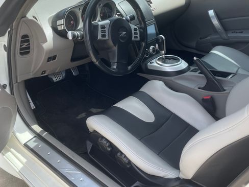 Used 2006 Nissan 350Z Touring w/ (N93) Cargo Convenience Pkg RWD image 14