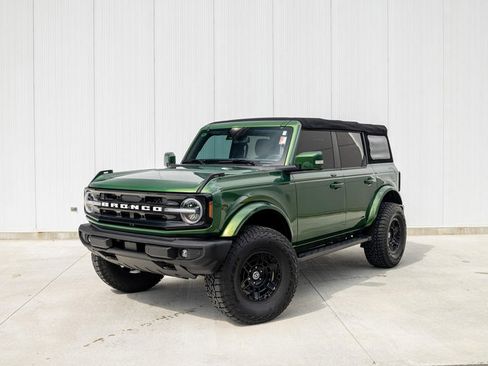 Used 2022 Ford Bronco Outer Banks image 1