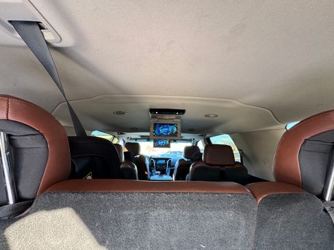 Used 2017 Cadillac Escalade ESV Premium Luxury image 9