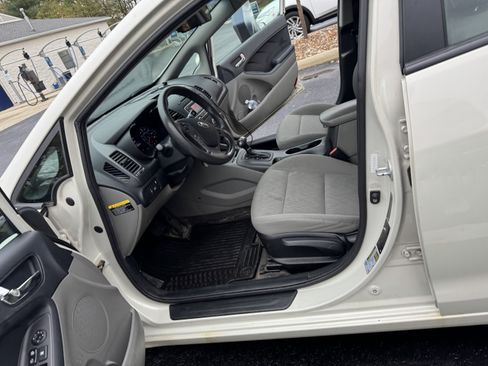 Used 2015 Kia Forte LX image 5