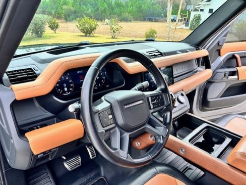 Used 2020 Land Rover Defender 110 X image 12