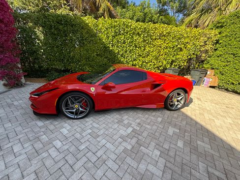 Used 2022 Ferrari F8 Tributo image 4