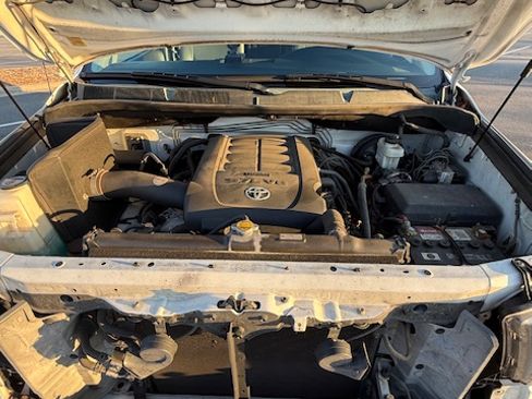 Used 2013 Toyota Tundra Platinum image 25