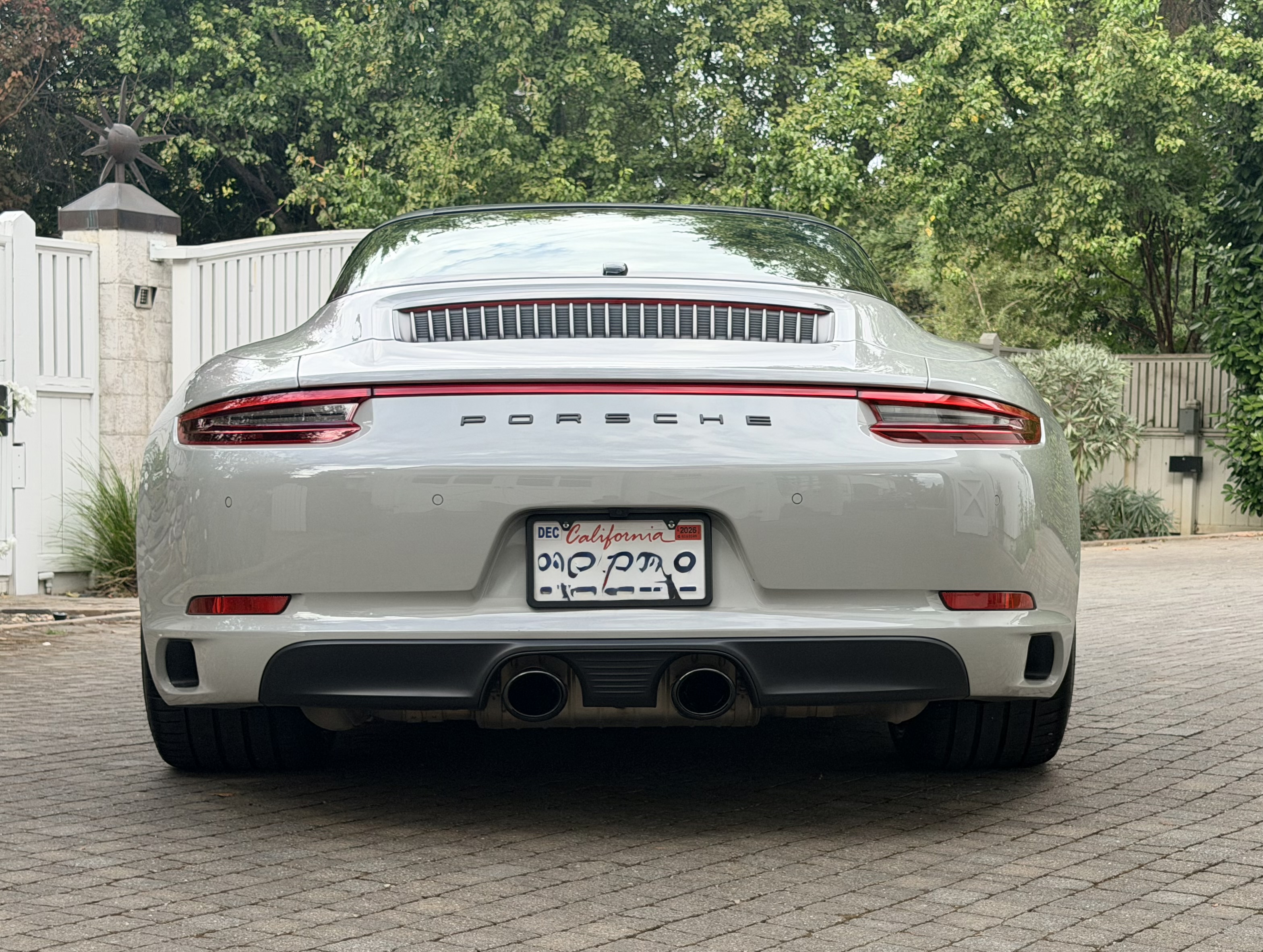 Used 2018 Porsche 911 Targa 4 GTS AWD/4WD image 9