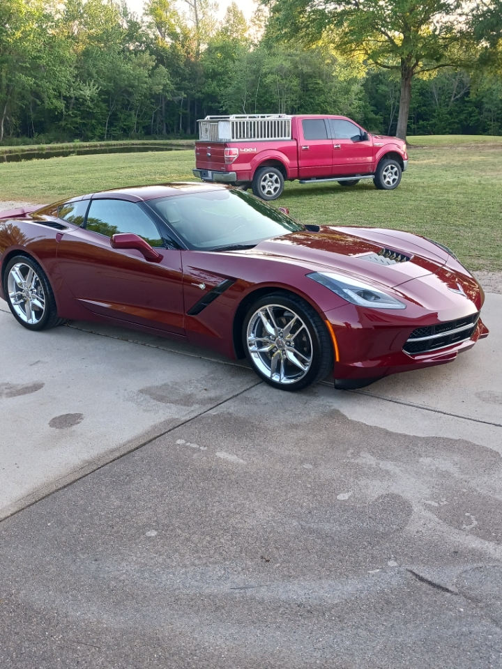 Used 2017 Chevrolet Corvette Stingray Coupe w/ 1LT RWD image 4