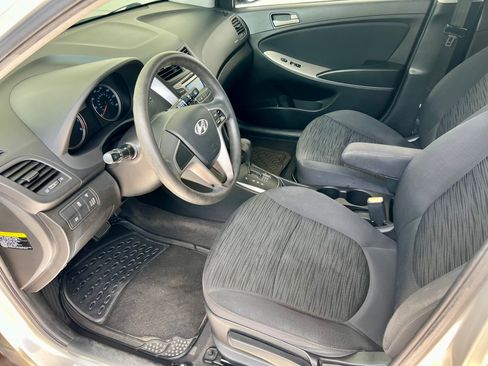 Used 2015 Hyundai Accent GS FWD image 12