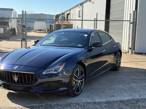 Used 2022 Maserati Quattroporte Modena image 1