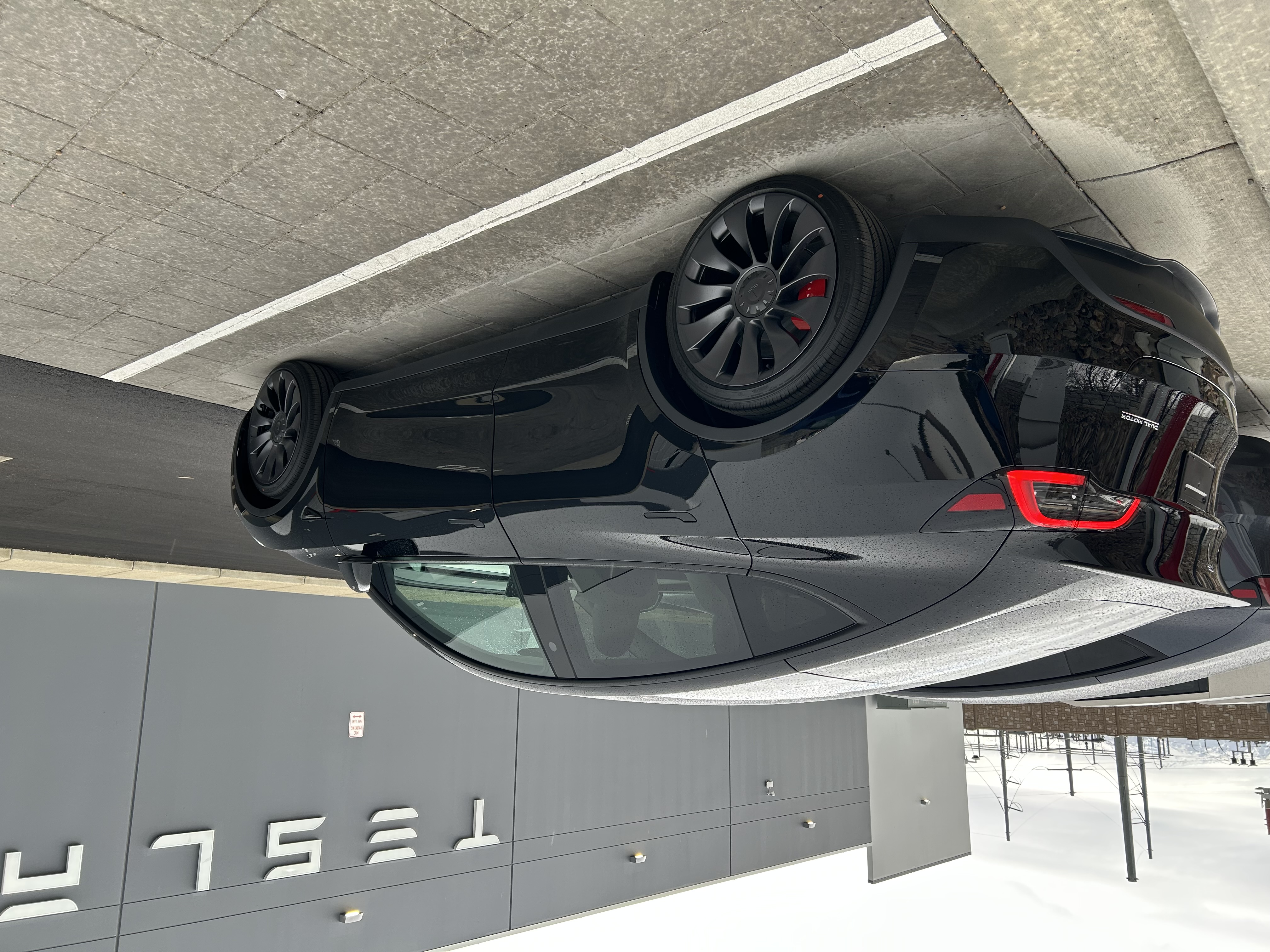 Used 2025 Tesla Model Y Performance AWD/4WD image 1