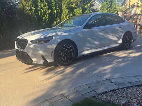 Used 2026 BMW M5 w/ Carbon Package image 4