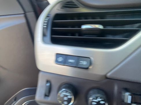 Used 2015 GMC Yukon Denali w/ Premium Package image 14