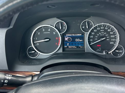 Used 2015 Toyota Tundra Limited RWD image 19