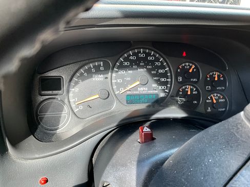 Used 2001 Chevrolet Silverado 1500 LS w/ Firm Ride Suspension Pkg image 9