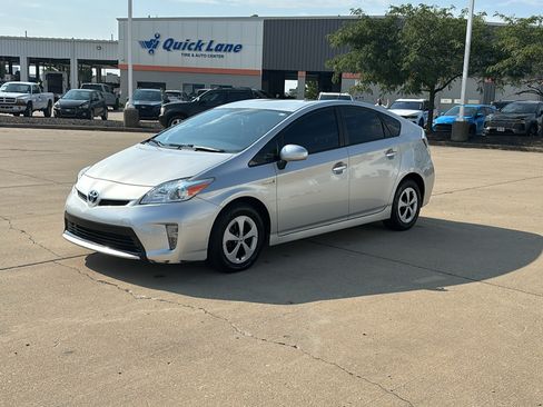 Used 2015 Toyota Prius Three FWD image 1