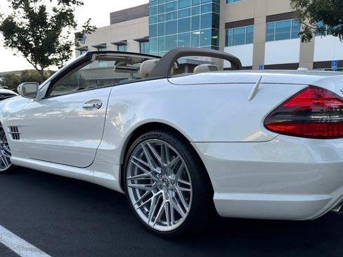 Used 2011 Mercedes-Benz SL 550 image 9