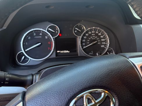 Used 2015 Toyota Tundra Platinum image 4
