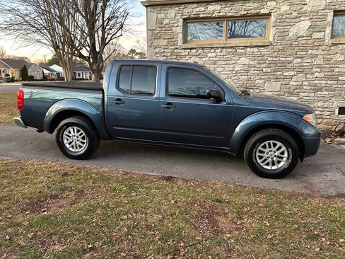 Used 2014 Nissan Frontier SV w/ SV Value Truck Package image 2