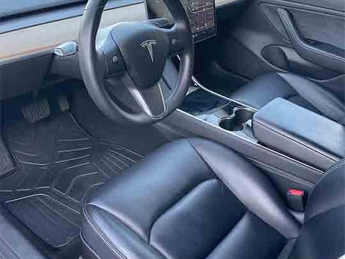 Used 2019 Tesla Model 3 image 8