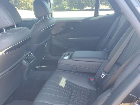 Used 2021 Lexus LS 500 w/ Interior Upgrade Package image 8