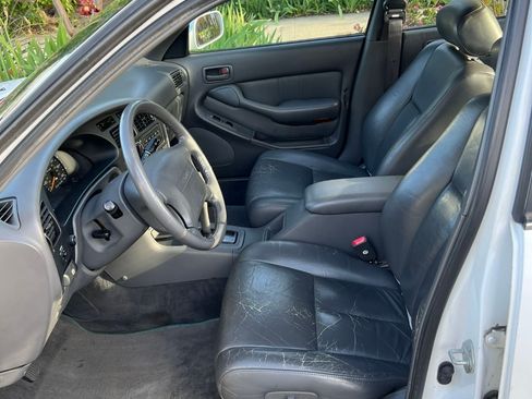 Used 1993 Toyota Camry XLE image 9