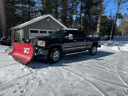 Used 2018 GMC Sierra 2500 Denali w/ Duramax Plus Package image 2