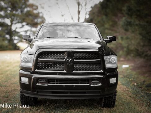 Used 2014 RAM 2500 Laramie w/ Black Appearance Group image 4