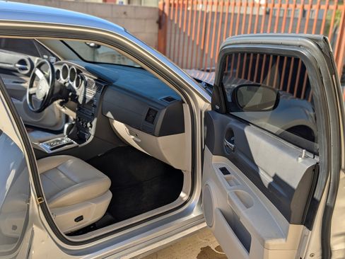 Used 2005 Dodge Magnum R/T w/ Convenience Group II image 2