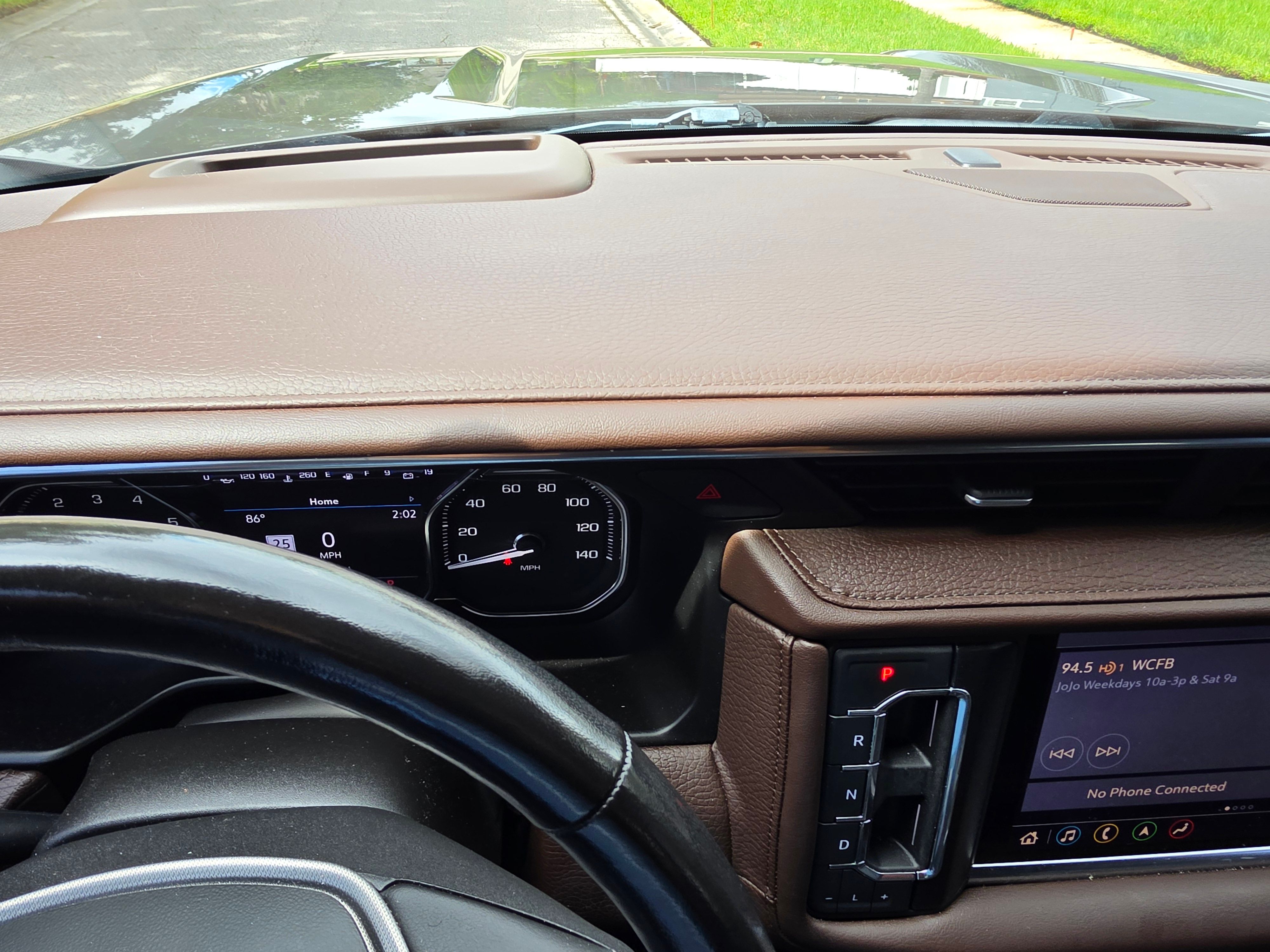 Used 2021 GMC Yukon Denali w/ Denali Premium Package AWD/4WD image 9