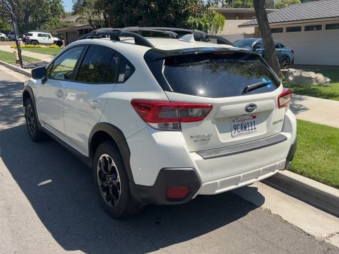 Used 2022 Subaru Crosstrek 2.0i Premium w/ Moonroof Package AWD/4WD image 2