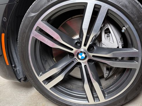 Used 2019 BMW 750i w/ M Sport Package RWD image 13