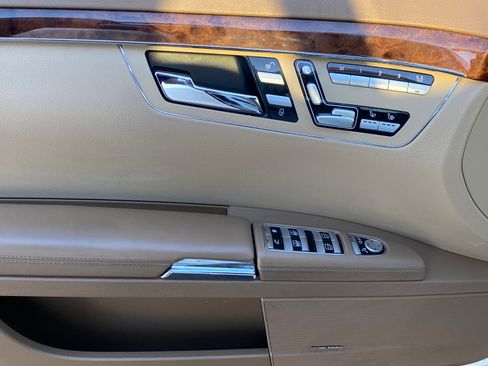 Used 2007 Mercedes-Benz S 550 image 12