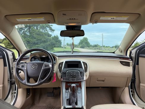 Used 2011 Buick LaCrosse CXL image 16