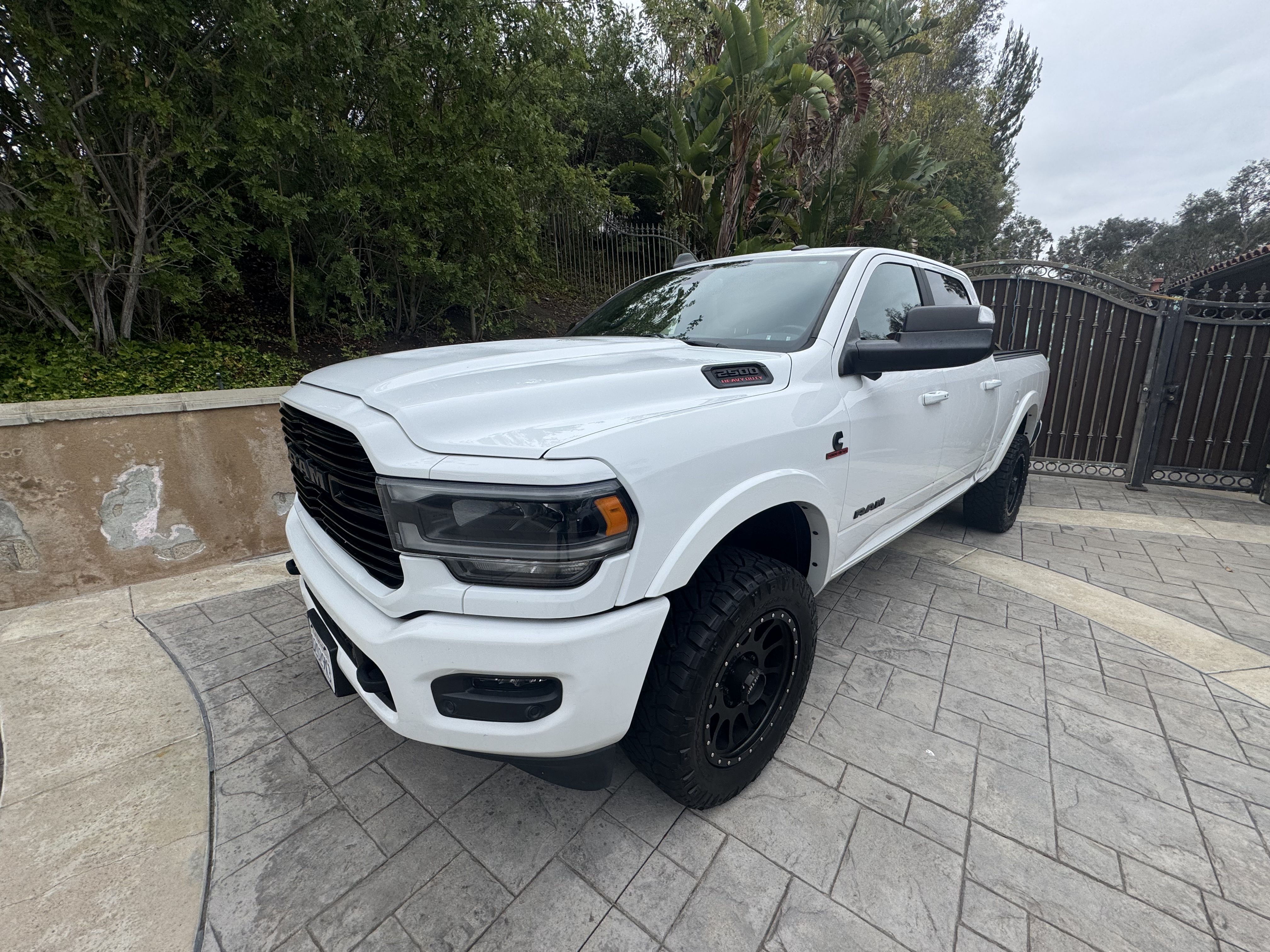 Used 2022 RAM 2500 Laramie AWD/4WD image 2
