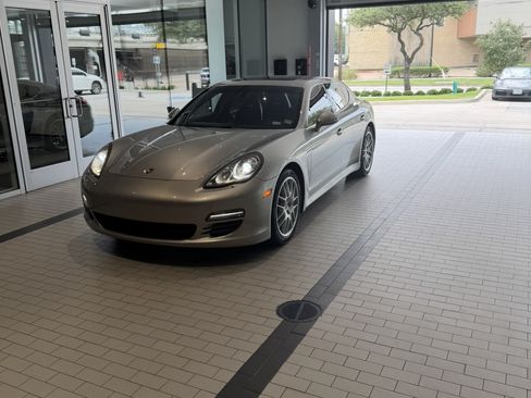 Used 2010 Porsche Panamera 4S AWD/4WD image 1