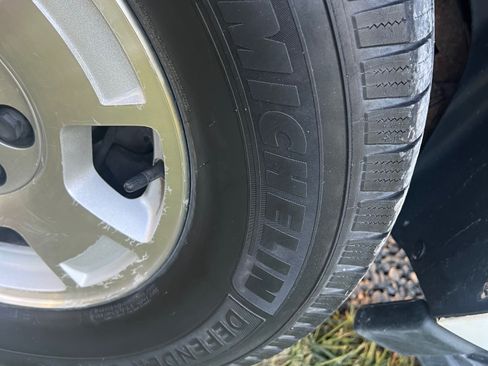 Used 2014 Chevrolet Suburban LT w/ Luxury Package image 12