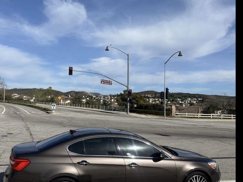 Used 2014 Kia Cadenza Premium w/ Technology Package image 4