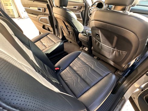 Used 2021 Kia Telluride SX w/ SX Prestige Package image 15