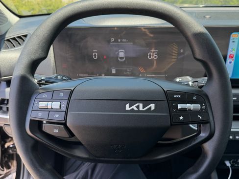 Used 2025 Kia K4 image 13