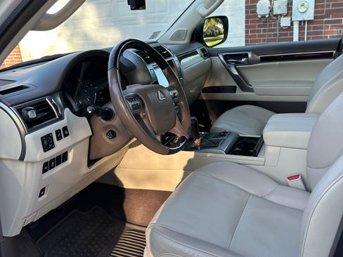 Used 2017 Lexus GX 460 image 13
