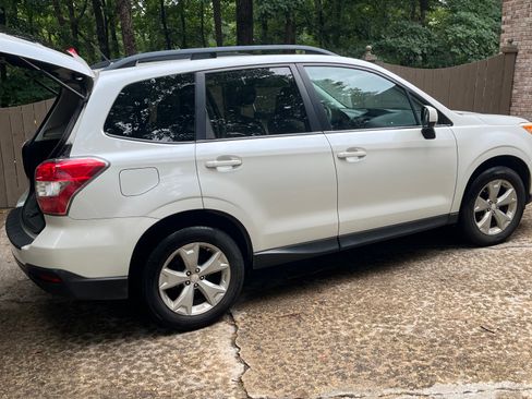 Used 2014 Subaru Forester 2.5i Premium w/ Popular Package #2 AWD/4WD image 4