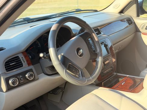 Used 2010 Chevrolet Tahoe LTZ image 6