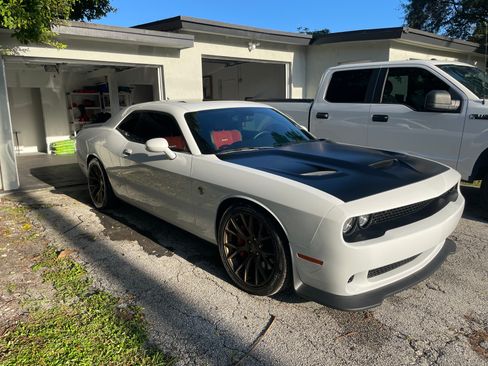Used 2016 Dodge Challenger SRT Hellcat RWD image 6
