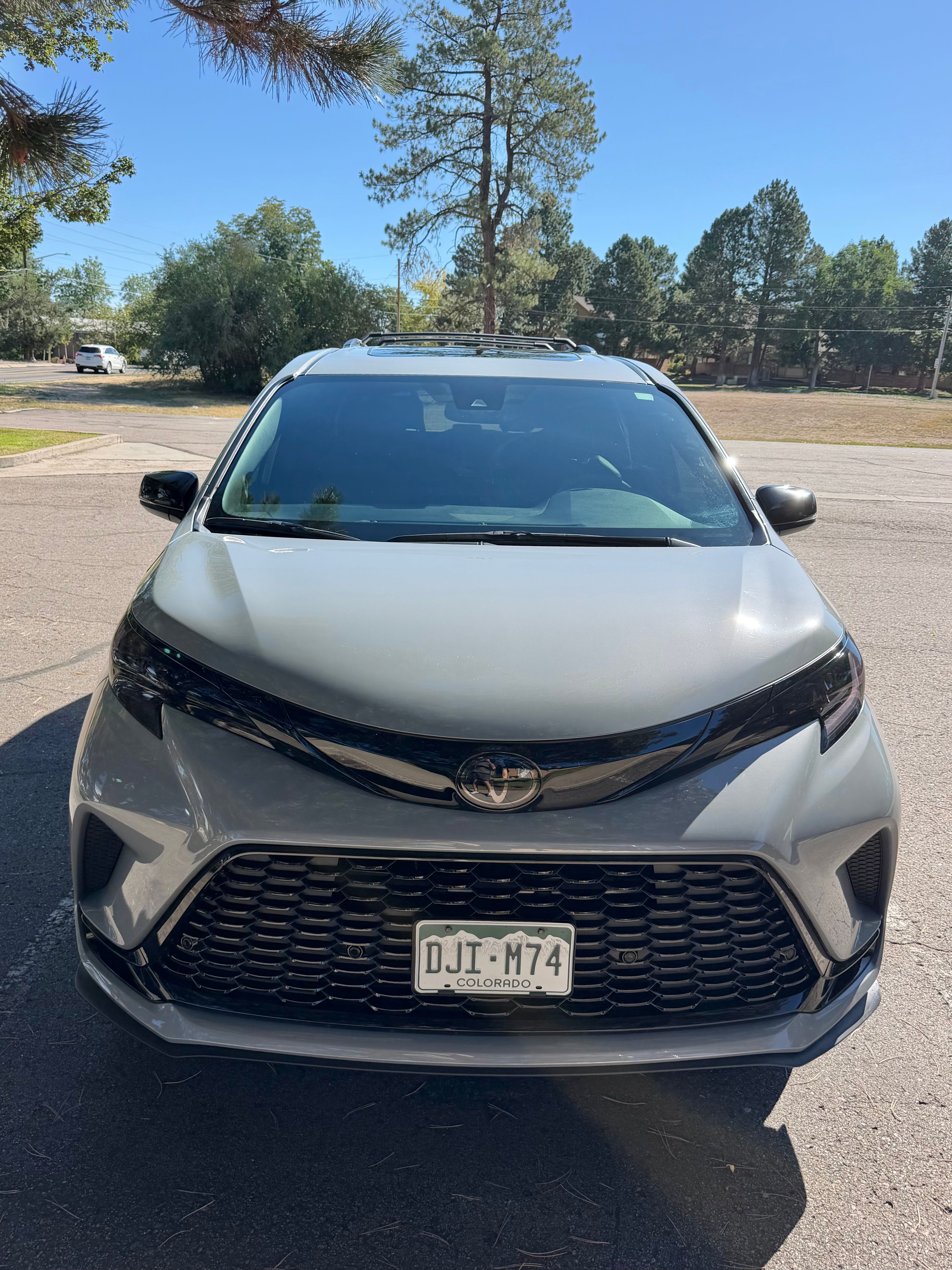 Used 2025 Toyota Sienna XSE w/ XSE Premium Package AWD/4WD image 2