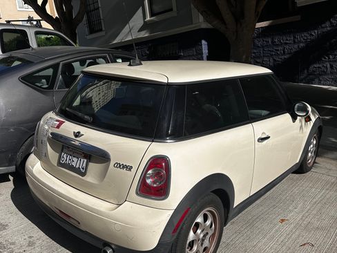 Used 2012 MINI Cooper Hardtop FWD image 9
