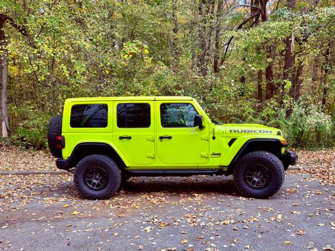 Used 2023 Jeep Wrangler Unlimited Rubicon w/ Xtreme 35 Tire Package image 19