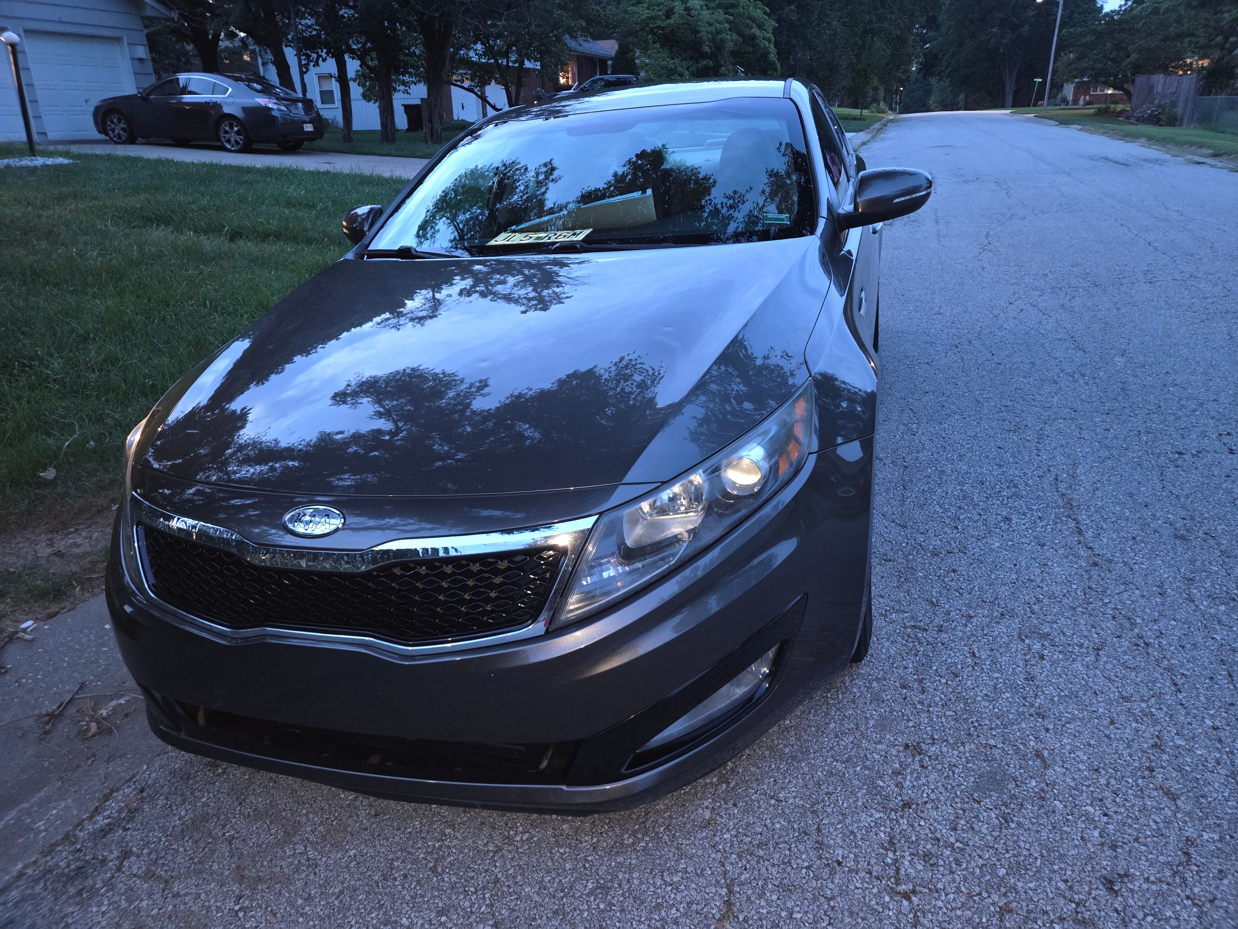 Used 2012 Kia Optima EX FWD image 2